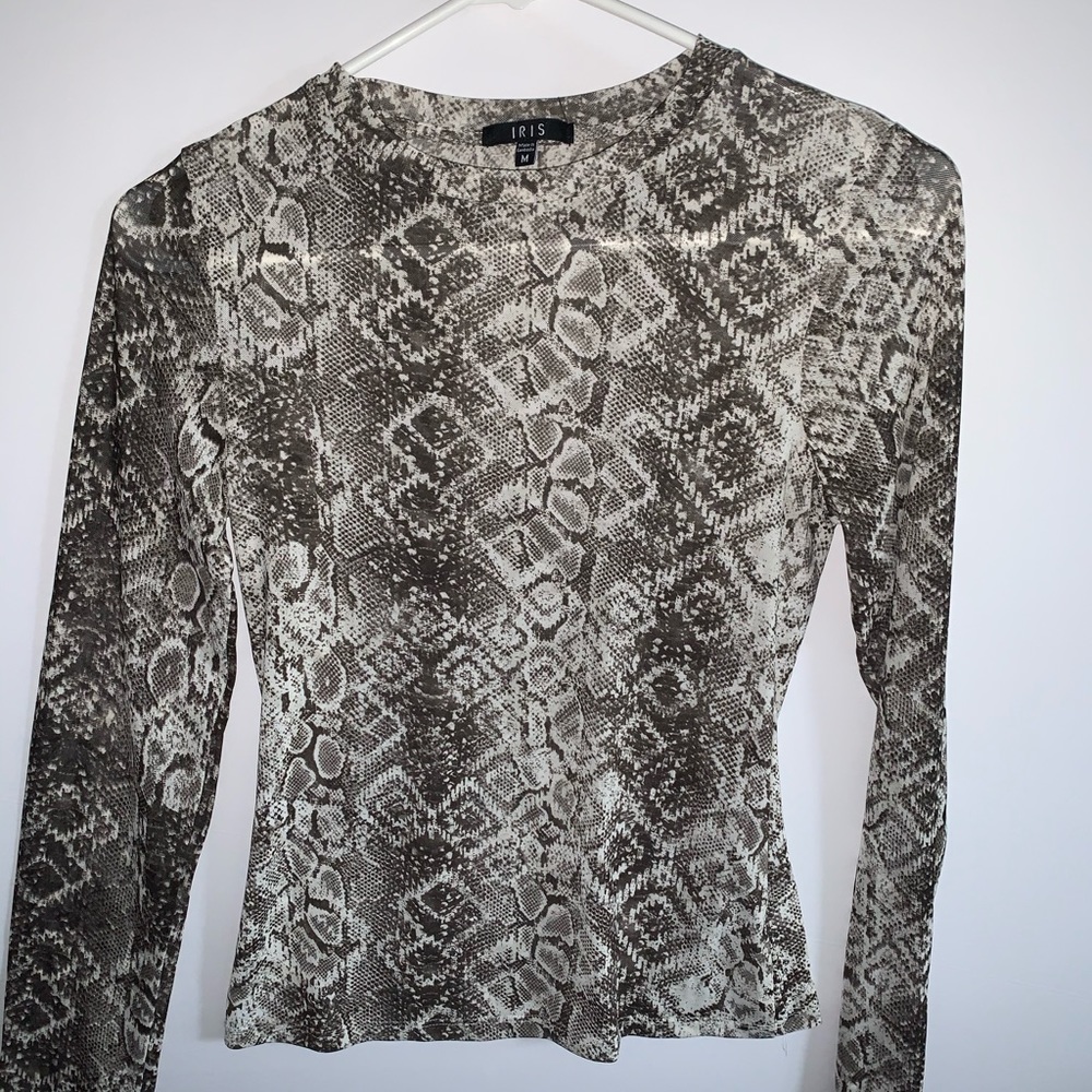 Fashion nova brand new blouse never worn medium
